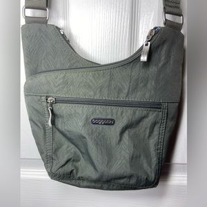 Baggallini Grey Shoulder Bag Great Condition